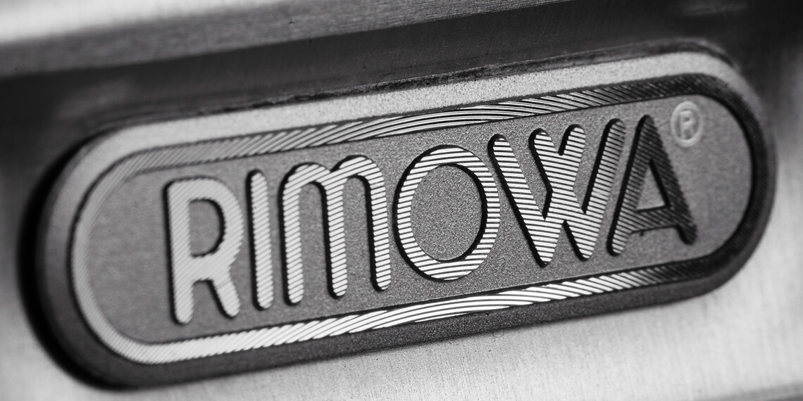 Logo aus Aluminium 3D mit Diamantschnitt für Rimowa | RATHGEBER