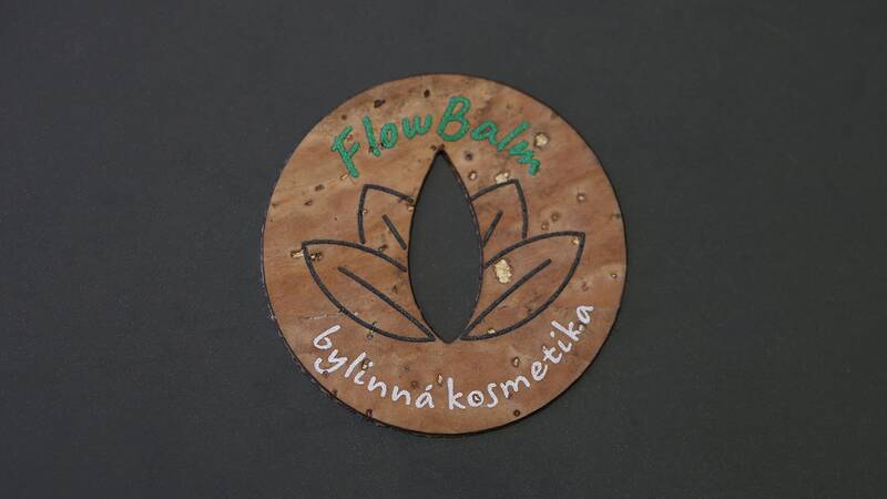 Green Label: round emblem made of cork
