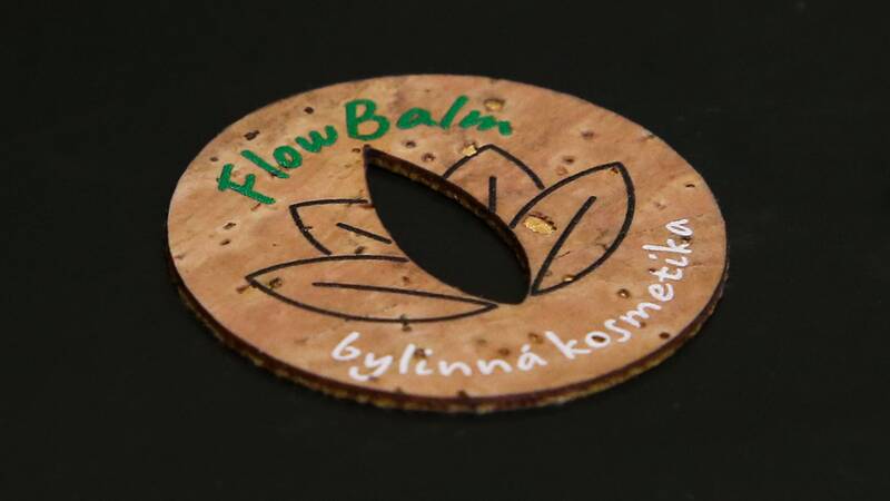 Green Label: round emblem made of cork